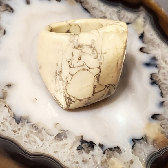 GENUINE HOWLITE ~ Ring & Square Pendant w/ Silver - Picture 3 of 3